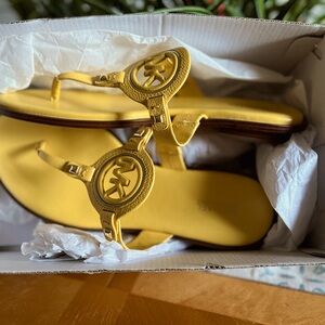 Michael Kors Size 9 Sandal
